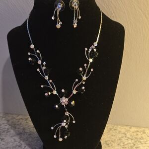 Silver and Black Necklace Set